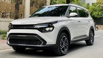 2-3-155706 Dáng xe chuyển hướng mạnh mẽ sang phong cách SUV với những đường nét vuông vức và nhiều chi tiết cắt xẻ độc đáo