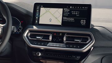bmw-x3-onepager-gallery-interieur-02-214626 Đặt ở vị trí trung tâm là màn hình cảm ứng có kích thước 12.3 inch tích hợp hệ điều hành BMW OS 7.0.