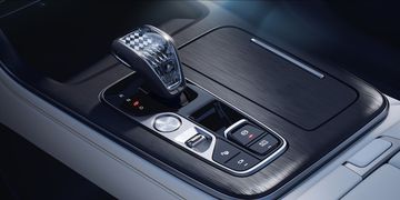 gac-gs8-2024-19-010147 Cần số điện tử trên GAC GS8 2024 có thiết kế tinh tế gọn gàng, không chiếm quá nhiều không gian nội thất