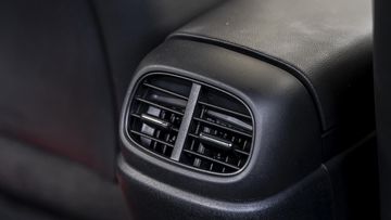 hyundai-elantra-2024-10-143016 Cửa gió hàng ghế sau