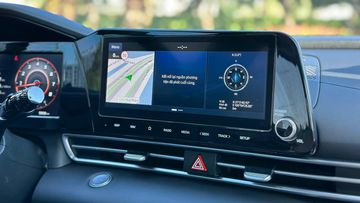 hyundai-elantra-2024-20-142635 Màn hình cảm ứng trung tâm kích thước 10.25 inch là trang bị tiêu chuẩn trên tất cả các phiên bản