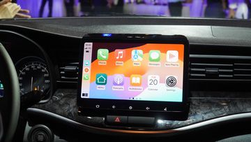 suzuki-xl7-hybrid-2024-41-010335 Suzuki XL7 Hybrid được nâng cấp màn hình giải trí 10 inch với Android Auto không dây và Apple CarPlay