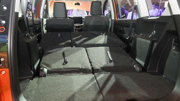 suzuki-xl7-hybrid-2024-57-010512 Cốp hành lý Suzuki XL7 Hybrid 2024 có thể mở rộng lên tới 803 lít