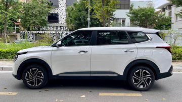 th-n-160113 Ở phần thân xe, những đường gân dập nổi khỏe khoắn và dứt khoát được sử dụng để tạo điểm nhấn mạnh mẽ và cứng cáp
