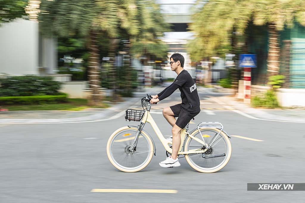 xehay-ado20a28-12102023-18