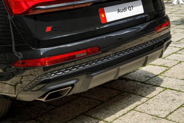 audi-q7-2024-22-130137 Đuôi xe Audi Q7 2025 tiếp nối phong cách thể thao của phiên bản tiền nhiệm khi trang bị ống xả kép