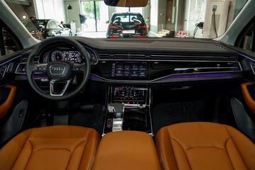 audi-q7-2024-26-130346 Thiết kế khoang lái Audi Q7 2025 cũng không thay đổi so với phiên bản tiền nhiệm