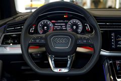 audi-q7-2024-30-130406 Vô lăng Audi A7 S line kiểu D-cut thể thao hơn