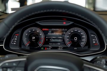 audi-q7-2024-32-130437 Audi Q7 2025 tiếp tục trang bị đồng hồ lái kỹ thuật số 12,3 inch nằm trong bộ giao diện điều khiển kỹ thuật số Audi Virtual Cockpit hiện đại
