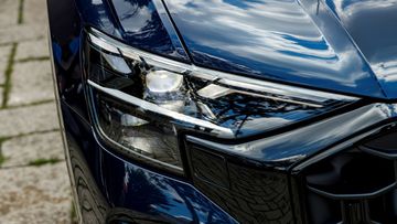 audi-q8-2025-12-061525 Audi Q8 2025 cũng trang bị cụm đèn pha LED Matrix cho khả năng chiếu sáng hiệu quả hơn