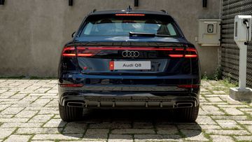 audi-q8-2025-17-061649 Đuôi xe Audi Q8 2025 vẫn giữ được thiết kế thanh thoát nhờ phần trụ D vuốt xéo về phía cốp sau