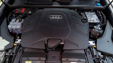 audi-q8-2025-25-062502 Audi Q8 2025 tiếp tục được ưu ái về sức mạnh khi trang bị khối động cơ 3.0 V6 phun xăng trực tiếp, tích hợp công nghệ Mild Hybrid 48V
