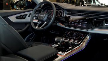 audi-q8-2025-42-061854 Audi Q8 2025 tiếp tục trang bị hệ thống giải trí hiện đại với màn hình MMI và giao diện Audi Virtual Cockpit