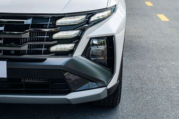 hyunda-tucson-2025-8-061858 Hyundai Tucson 2025 trang bị đèn pha LED tự động trên tất cả phiên bản