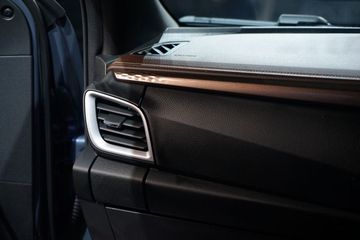 isuzu-d-max-2025-25-001112 Thiết kế cửa gió Isuzu D-Max 2025 cũng được giữ lại và được tạo điểm nhấn với các viền mạ bạc