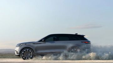 range-rover-velar-2025-55-175328 Tất cả phiên bản Range Rover Velar 2025 cung cấp tùy chọn hệ thống treo khí nén, cho trải nghiệm êm ái trên mọi địa hình
