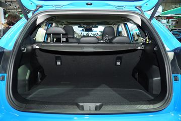 subaru-crosstrek-2025-33-010111 Cốp hành lý Subaru Crosstrek 2025 có dung tích vừa đủ dùng