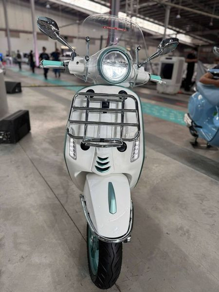 xehay-vespa-150525-1