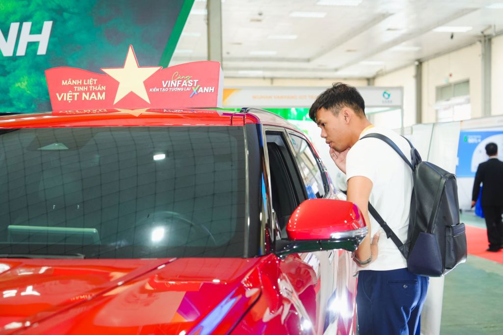 xehay_trien20lam20xe20dien_260625_2