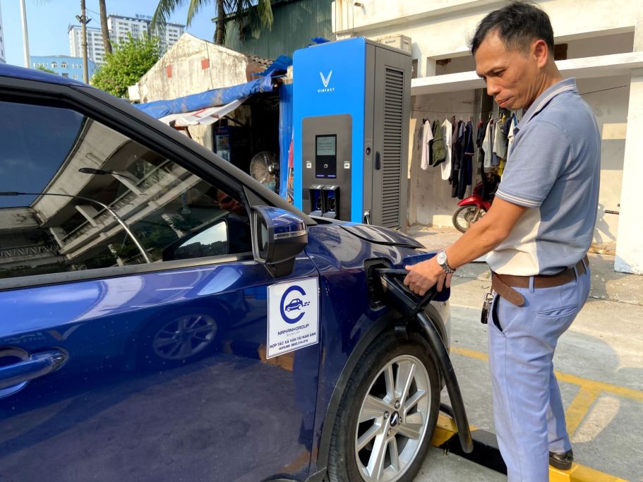 xehay_vf201007_100725_1