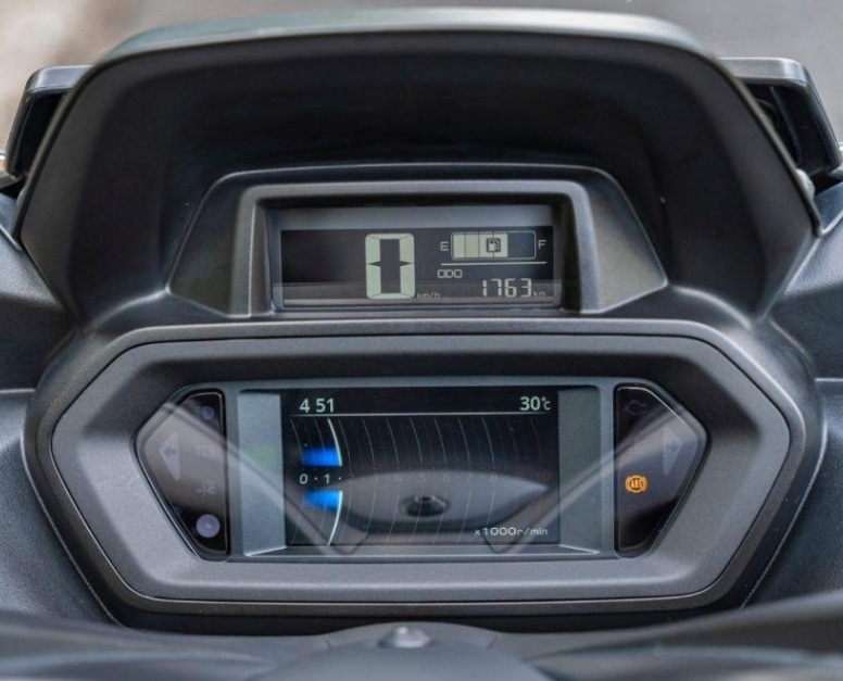 xehay_xmax300_260525_3