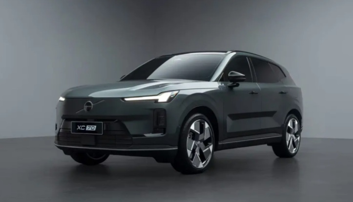 xehay_volvo20xc70_150825_1