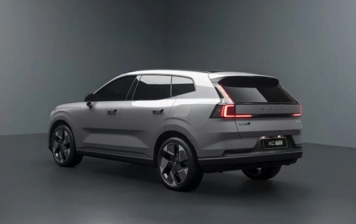 xehay_volvo20xc70_150825_3