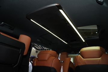 dsc06570-154854 Đèn trang trí trần xe Toyota Alphard 2025 có thể tùy chọn 14 màu cơ bản, cùng 50 màu mở rộng