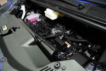 dsc06612-154643 Toyota Alphard 2025 cung cấp thêm tùy chọn động cơ Hybrid, vận hành êm ái hơn, mạnh mẽ hơn nhưng tiết kiệm nhiên liệu đáng kể
