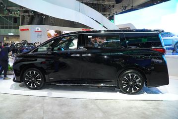 dsc06740-115208 Ngôn ngữ thiết kế Toyota Alphard 2025 tạo khối quen thuộc nhưng tinh chỉnh các tiểu tiết