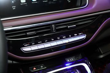 gac-m6-pro-2025-13-154226 GAC M6 Pro 2025 còn trang bị hệ thống điều hòa tự động 2 vùng độc lập có các tính năng cao cấp