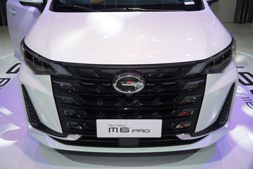 gac-m6-pro-2025-2-153716 Đầu xe GAC M6 Pro 2025 cũng sở hữu cá tính “độc lạ” với mặt ca-lăng vuông vức