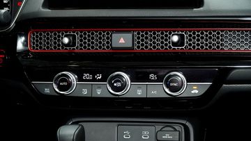 honda-civic-2025-23-153653 Các hốc gió điều hòa Honda Civic 2025 tiếp tục thiết kế lưới lục giác bằng kim loại cao cấp