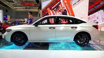 honda-civic-2025-3-153427 Kiểu dáng thân xe và các đường gân dập nổi trên Honda Civic 2025 gần như duy trì từ phiên bản tiền nhiệm