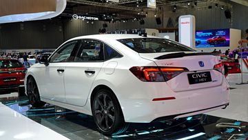 honda-civic-2025-4-153514 Đuôi xe Honda Civic 2025 tiếp tục duy trì thiết kế mở rộng theo phương ngang như trước