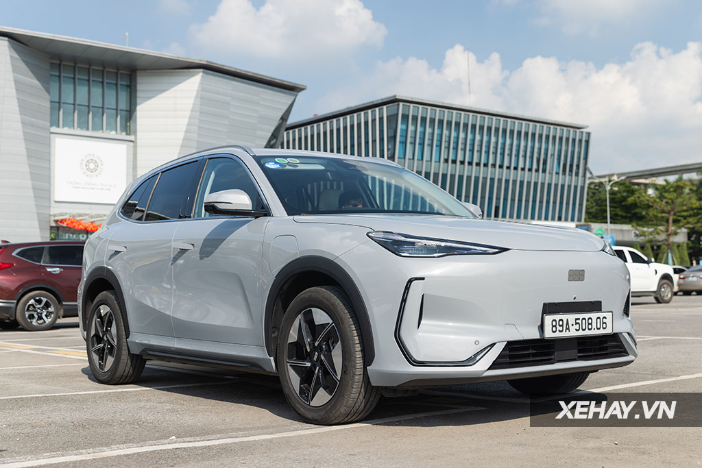 xehay-geely-ex5-29092025-1