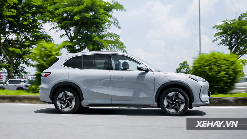 xehay-geely-ex5-29092025-7