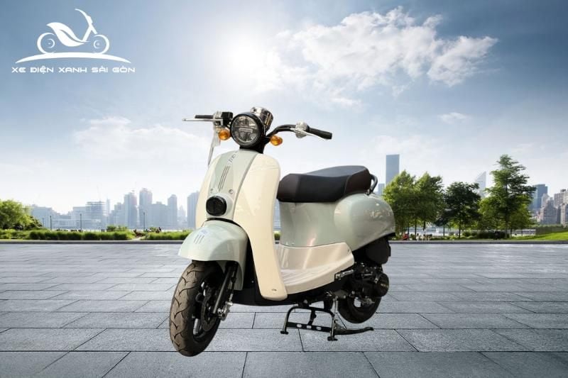 nen-mua-xe-dap-dien-hay-xe-may-50cc-3_99a4df63cd34474f928cdf0d88871f07 Xe máy 50cc dáng Crea Mono