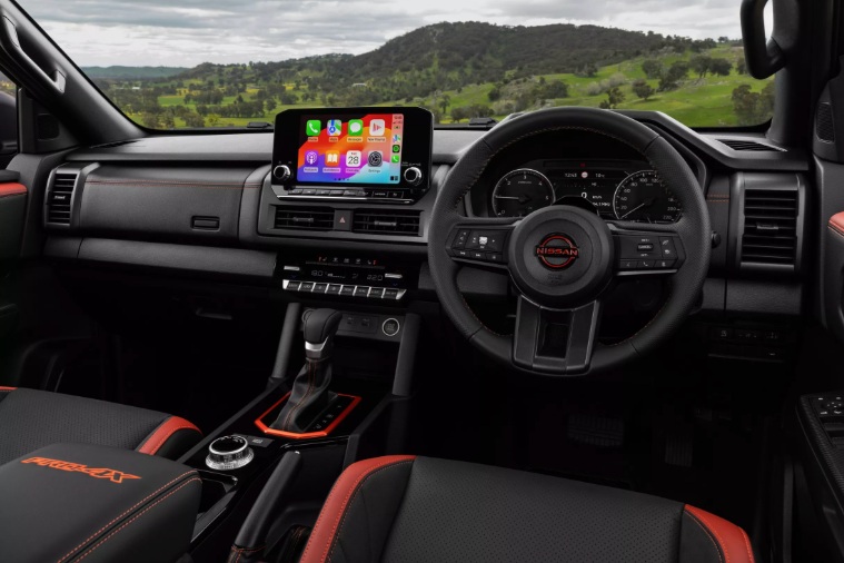 xehay_navara202026_201125_4