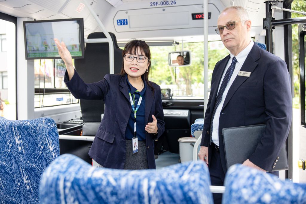 xehay_vin20school_121125_2