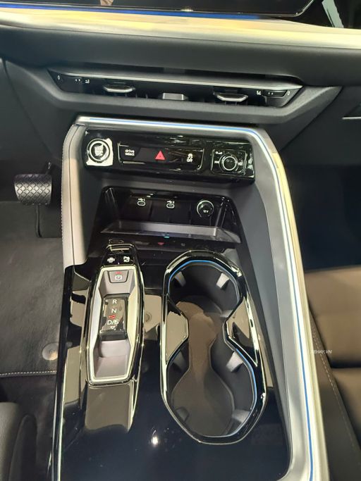 xehay_audi20q5_041225_11