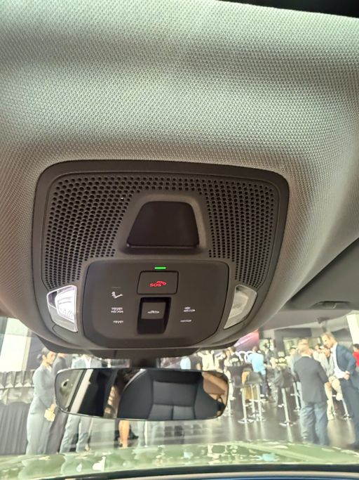 xehay_audi20q5_041225_8