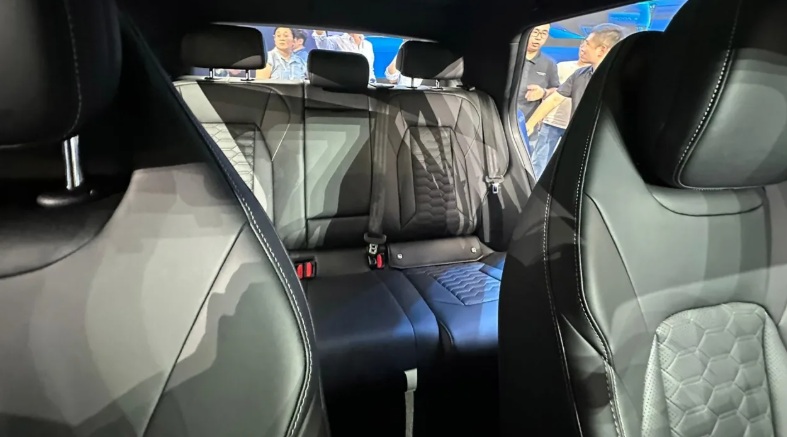 xehay_omoda4_051225_9