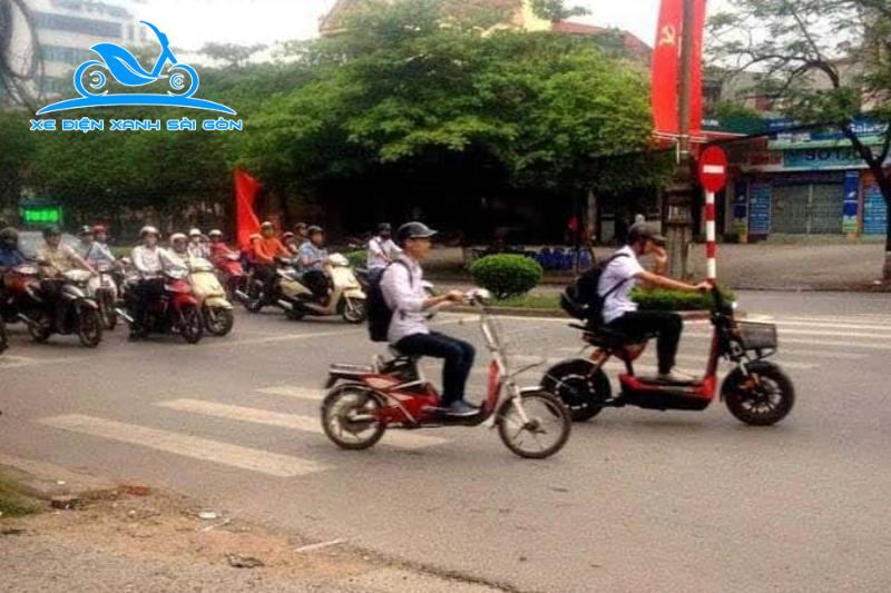 dap-dien-vuot-den-do-phat-bao-nhieu-3_efad49a0aeb4424ebdfcd8c574a3a36d Xe đạp điện vượt đèn đỏ phạt bao nhiêu tiền?