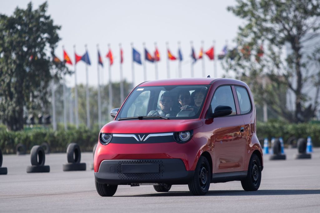 xehay_vf20trien20lam_271225_2