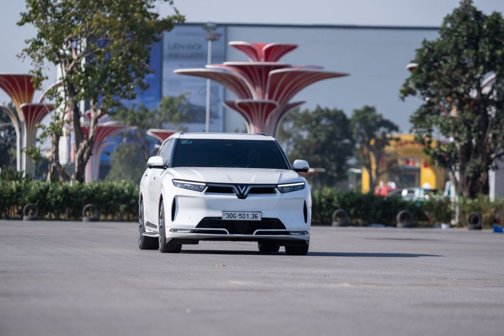 xehay_vf20trien20lam_271225_3