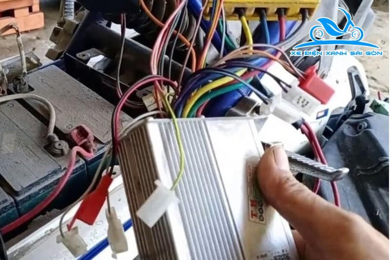 nguyen-nhan-xe-dap-dien-chay-yeu-4_bcbbc91ba22e45dc88e32be265ce06a5 Bộ điều tốc xe đạp điện bị lỗi hoặc quá nhiệt
