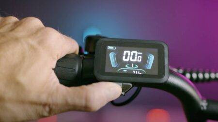 engwe-l20-boost-display-450x253-1