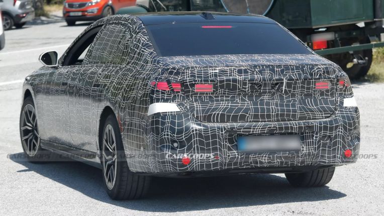 xehay_bmw207202027_130326_2