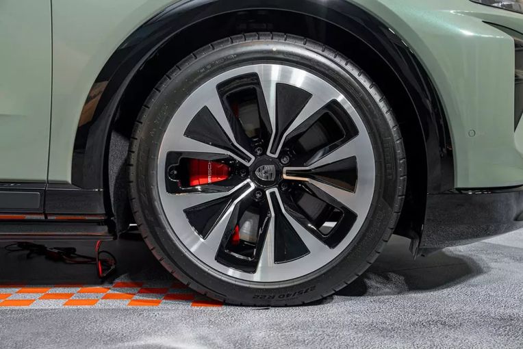 xehay_porsche20cayenne20electric20tl_260326_15